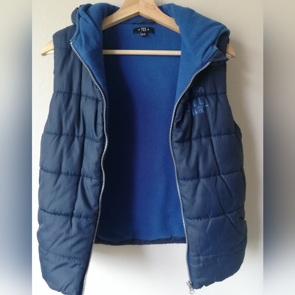 TEX Puffer Vest with Hood - Picture 7 of 12